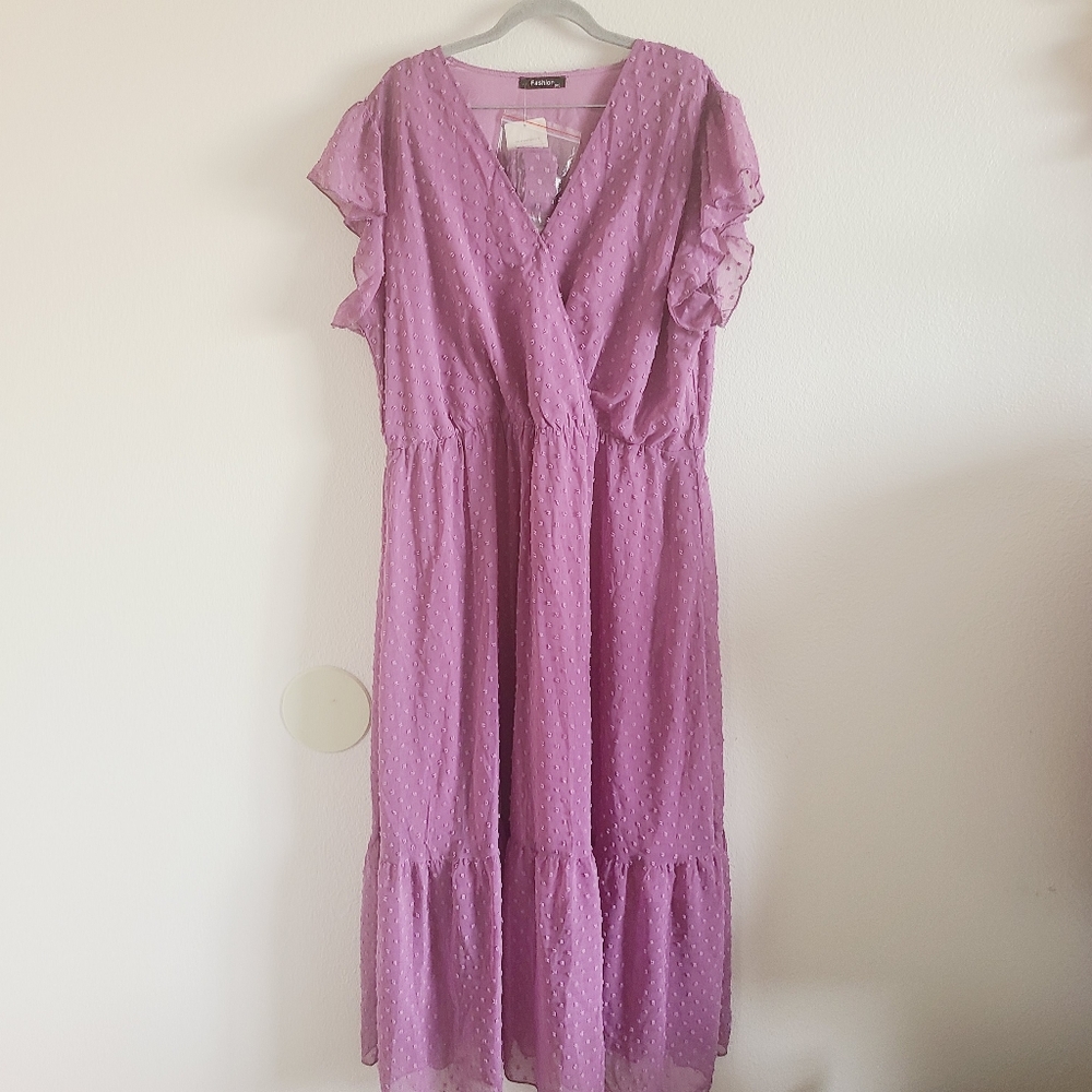 NWT Amazon Purple Ruffled Dreas